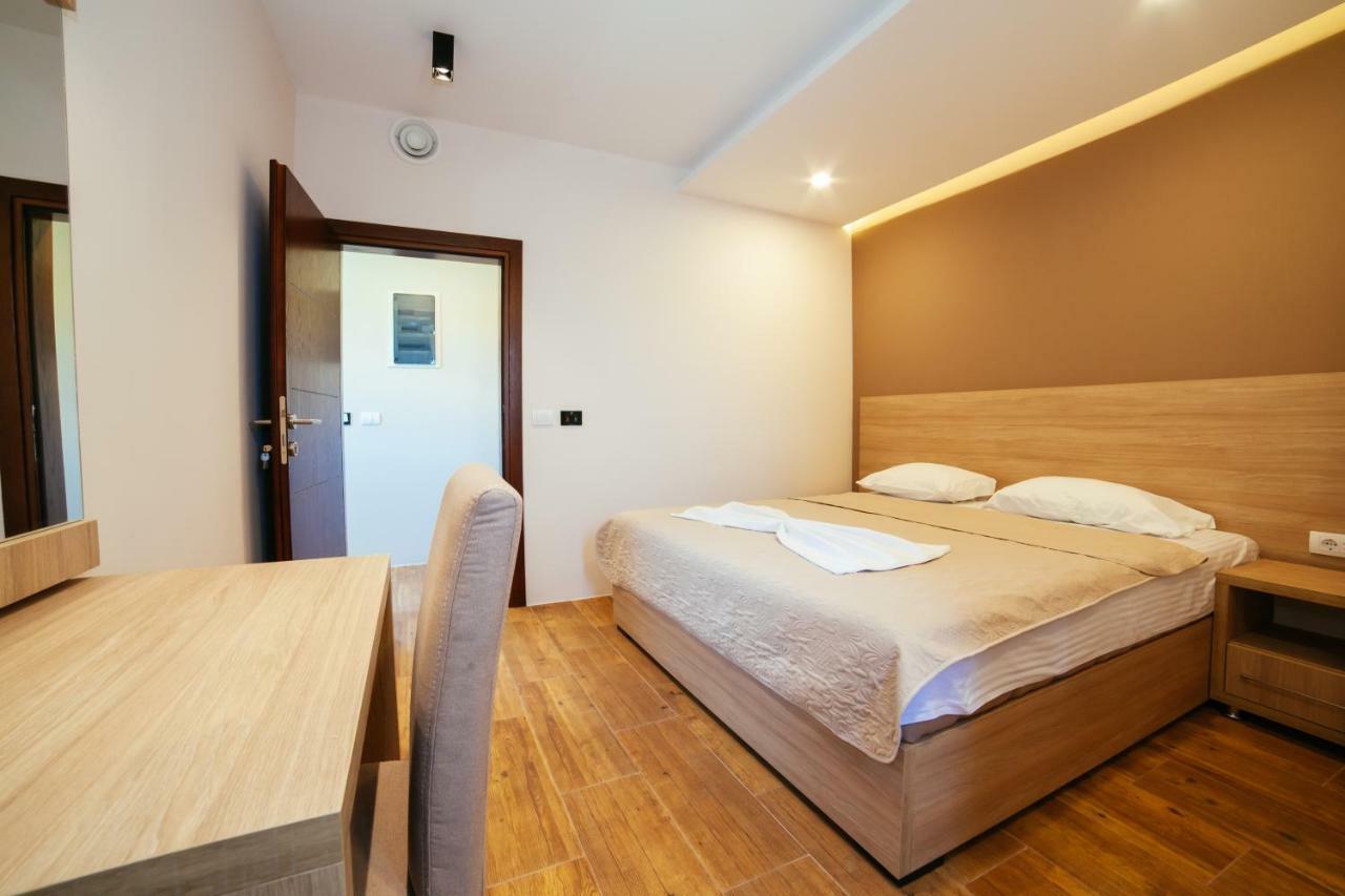 Adriatica Sea & Sun Bed and Breakfast Ulcinj Exterior foto